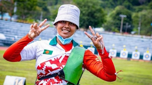 এক বছর বয়সী সন্তান রেখে বিশ্বকাপে যাচ্ছেন নাসরিন